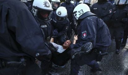 Manifestante &eacute; preso em protesto contra o G20.