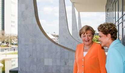 Dilma e Merkel em Bras&iacute;lia no dia 20 de agosto.