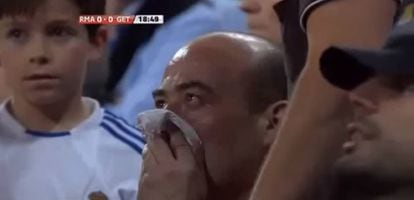 Homem teve seu nariz quebrado por um chute de Cristiano Ronaldo, em 2011.