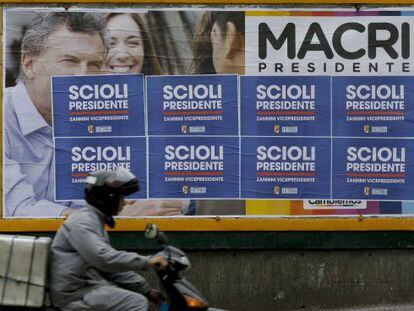 Cartazes da campanha argentina.