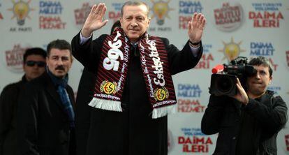 O primeiro-ministro turco, Recep Tayyip Erdogan, durante um ato de seu partido na sexta-feira.