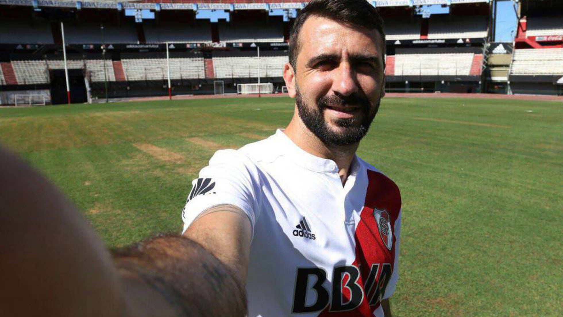 Em busca de reformulação, Boca Juniors e River Plate se reforçam na janela, futebol argentino