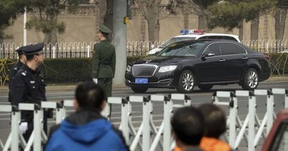 Um dos veículos da caravana que despertou rumores nesta quarta-feira em Pequim.