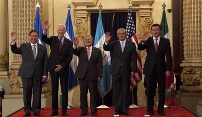 Biden visita Guatemala para tratar a crise migratória.