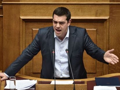 Alexis Tsipras, durante uma sessão parlamentar, nesta segunda-feira em Atenas.