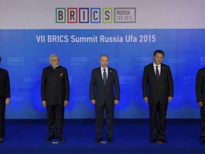 Dilma Rousseff, Narendra Modi, Vladimir Putin, Xi Jinping e Jacob Zuma na quinta-feira em Ufá, na cúpula dos BRICS.
