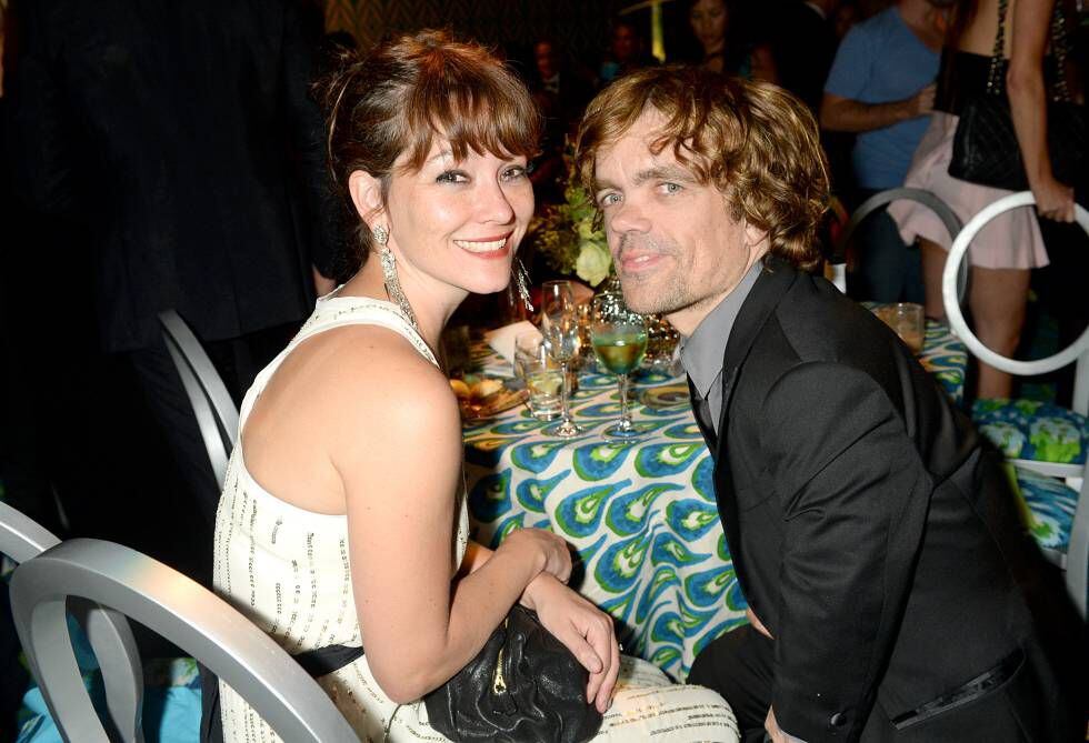 Peter Dinklage e a esposa, Erica Schmidt, durante uma festa da HBO realizada em 2013