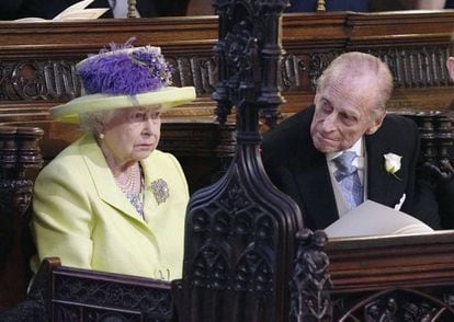 A rainha e o duque de Edimburgo, durante a cerimônia.