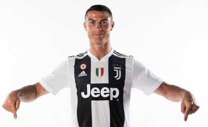 Cristiano Ronaldo chega a Turim para jogar na Juventus.