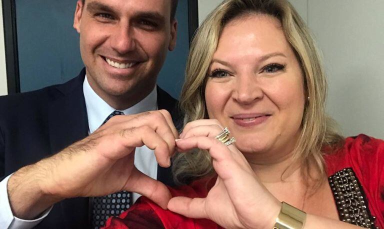 Eduardo Bolsonaro e Joice Hasselmann exibem sua paz.