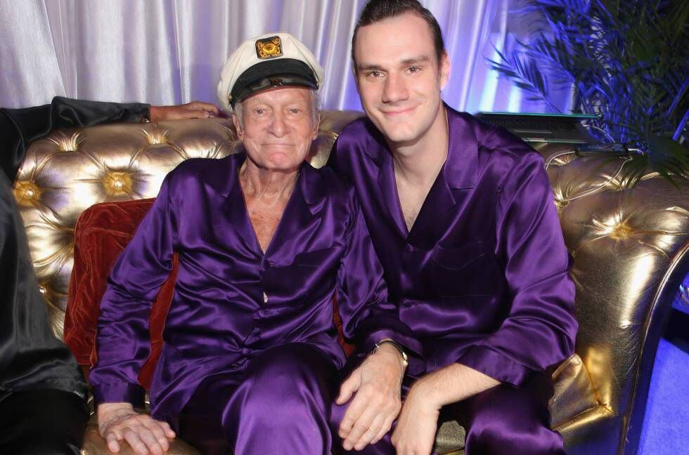 Hugh Hefner e Cooper Hefner, na Mansão Playboy em 2014.
