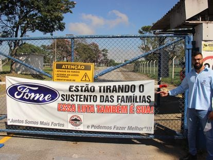 Leandro Monteiro, que trabalhou 23 anos na fábrica da Ford em Taubaté, luta pelos direitos trabalhistas após anúncio da saída da empresa do Brasil.