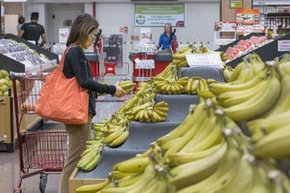 Menor poder de compra da população teve impacto no setor de alimentos.