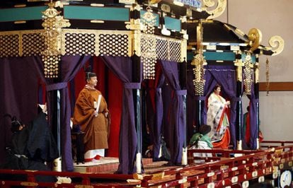 O imperador Naruhito e a imperatriz Masako durante a cerimônia de coroação nesta terça-feira em Tóquio (Japão).