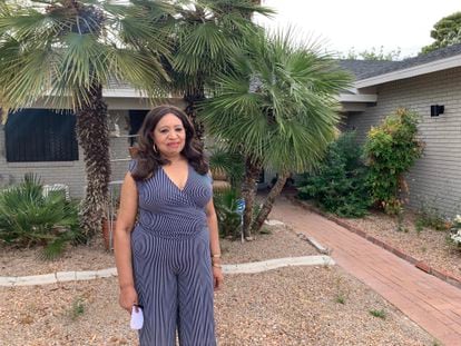 Molestina Rivera, funcionária do hotel Bellagio, está parada em sua casa em Las Vegas, sem receber.