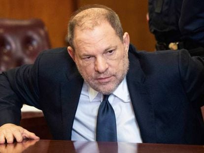 O ex produtor de Hollywood, Harvey Weinstein, em um tribunal de Manhattan, Nova York.