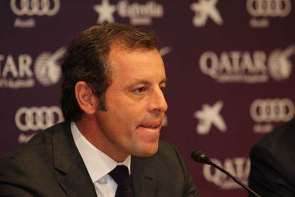Sandro Rosell ao renunciar ao cargo de presidente do Barcelona.