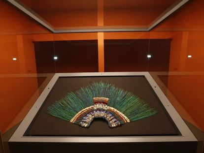 O penacho de Montezuma, exposto no Museu Etnográfico de Viena, em uma imagem de arquivo.