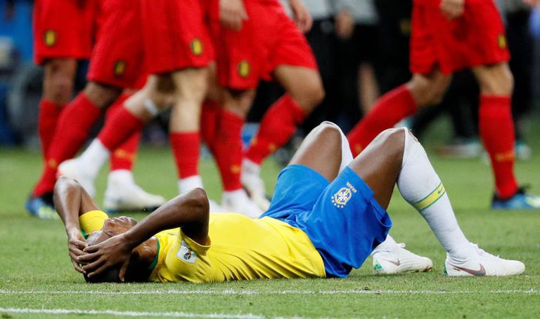 Fernandinho lamenta eliminação brasileira para a Bélgica.