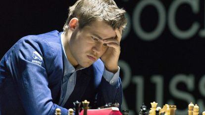 Carlsen, durante a partida decisiva.