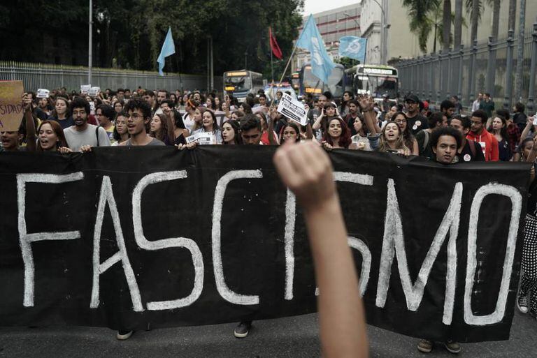 Estudantes da Universidade Federal do Rio mobilizados contra a candidatura de Jair Bolsonaro.