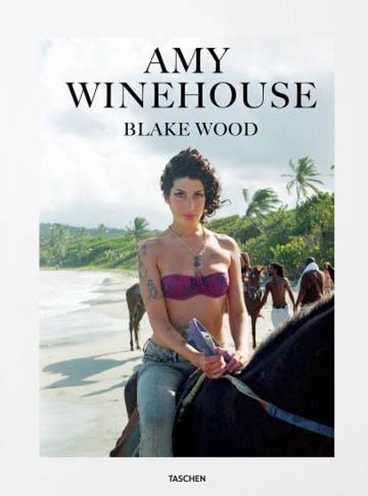 A cantora Amy Winehouse, na portada do livro 'Amy Winehouse by Blake Wood'.