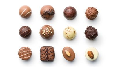 Um dos efeitos de certos alimentos "viciantes", como o chocolate, é a liberação de dopamina cerebral que aumenta o poder de incentivo dos estímulos relacionados ao prazer.