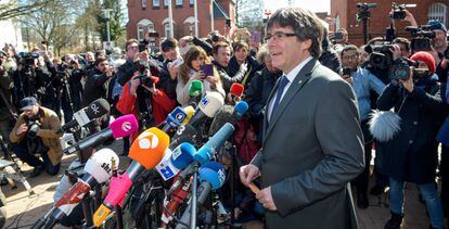 Puigdemont depois de deixar nesta sexta-feira a prisão