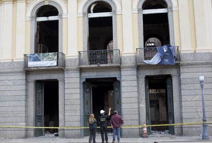 Polícia Federal investiga causas do incêndio no Museu Nacional.