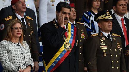 Maduro é evacuado durante um ato militar depois de se ouvir explosão
