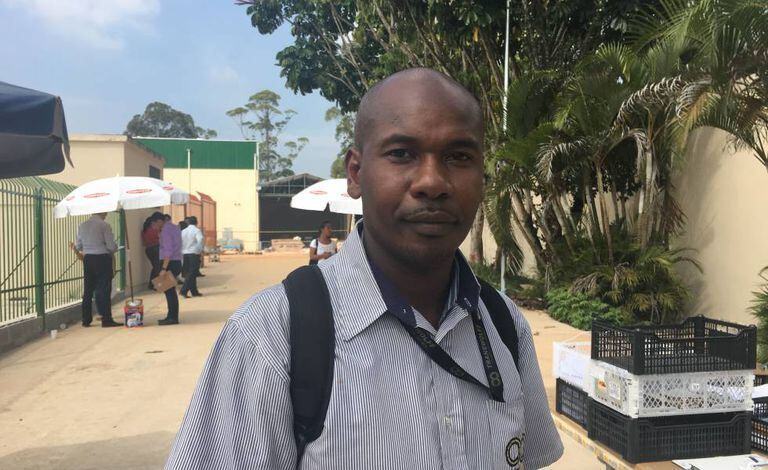 Glauber William Souza está desempregado e já não consegue pagar a fatura do cartão de crédito.