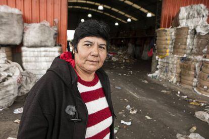 Nora Rodríguez, na cooperativa de reciclagem de resíduos Bella Flor.