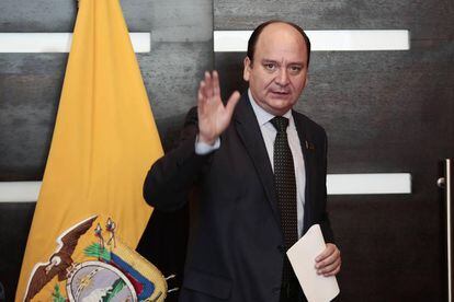 O procurador-geral do Equador, Carlos Baca Mancheno, em uma coletiva de imprensa.