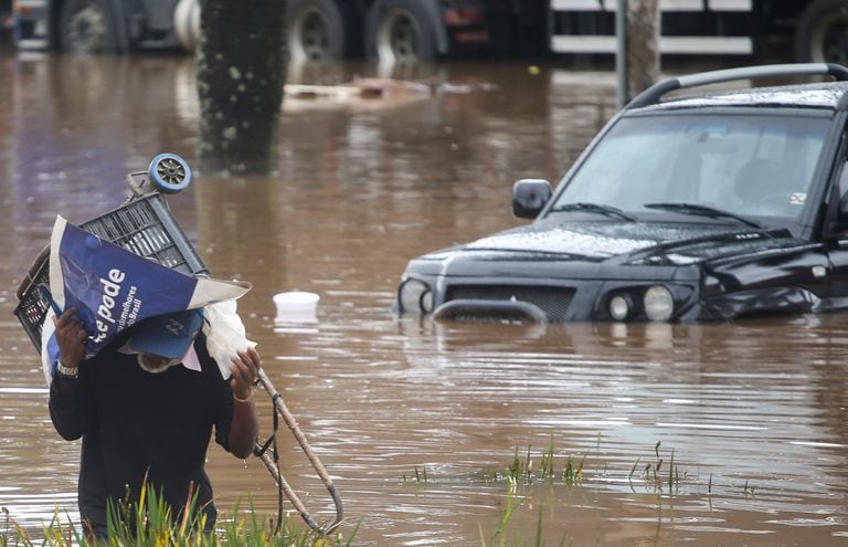 Resultado de imagem para são paulo alagada