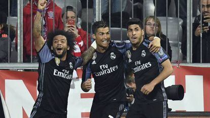 Cristiano Ronaldo comemora seu segundo gol na partida.