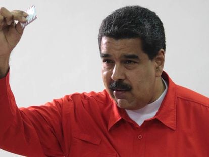 O presidente Maduro vota em Caracas.
