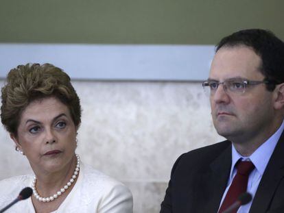 Dilma Rousseff e o ministro da Fazenda, Nelson Barbosa, durante o &quot;Conselh&atilde;o&quot;. 