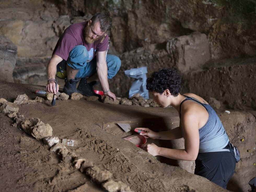 Imagem feita durante recentes tarefas de pesquisa sobre os neandertais realizadas nas cavernas Vanguard e Gorham (Gibraltar).