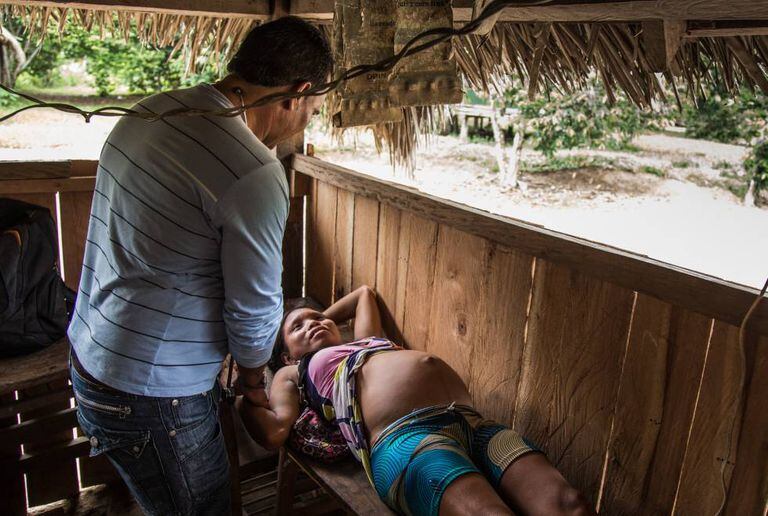 Profissional do Mais Médicos faz atendimento em Tarauacá (AC).