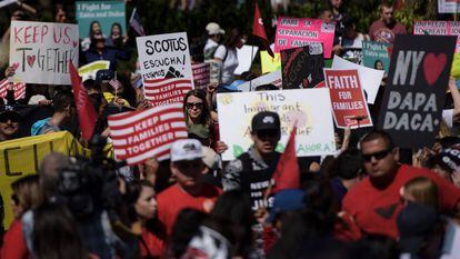 Concentração na Suprema Corte em favor da reforma de Obama.