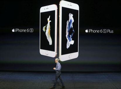 Tim Cook, CEO de Apple, apresenta o iPhone 6s e o iPhone 6sPlus .