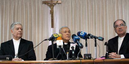 Dirigentes da Igreja durante a coletiva de imprensa em Caracas.