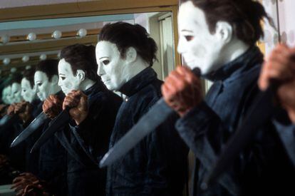 Em 'Halloween 4: O retorno de Michael Myers' (1988), foi o ator George P. Wilbur quem vestiu o macacão preto e a máscara branca.