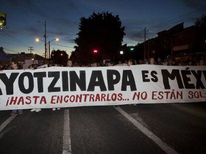 Guadalajara foi às ruas para pedir justiça aos 43 estudantes desaparecidos.
