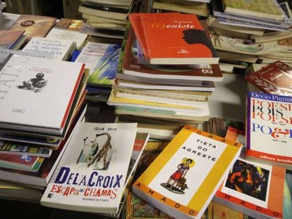 Volumes da Campanha de Doa&ccedil;&otilde;es de Livros para Casas de Leitura e Tubotecas de Curitiba.