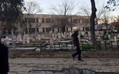Um cemitério de um dos bairros da cidade de Aleppo.
