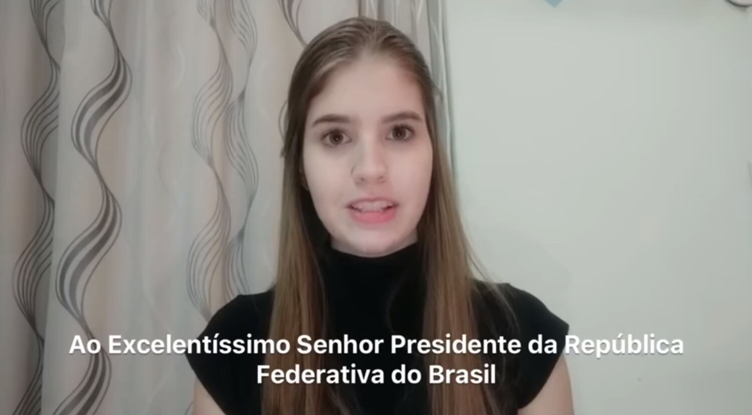 Reprodução de vídeo em que brasileiros pedem ao Governo Jair Bolsonaro que facilite sua retirada da área do coronavírus, na China.