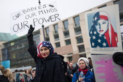 "Nossos corpos, nossas mentes, nosso poder". Tomada em Berlim