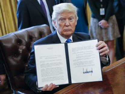 O presidente firmará medidas que vetam temporariamente a entrada de refugiados