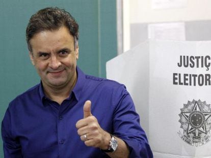 A&eacute;cio, depois de votar em Belo Horizonte.